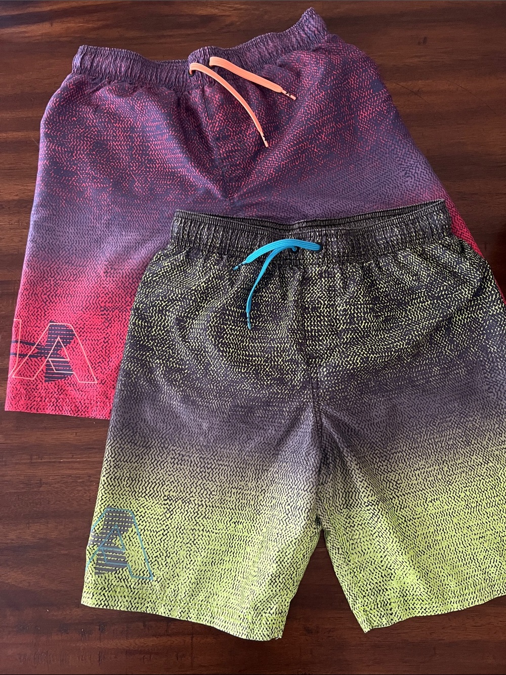 Under Armour YXL Gradient Swim Trunks
